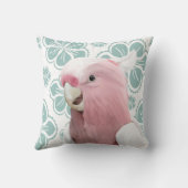 かわいいピンクのガラのオウムの青い花 クッション (裏面)