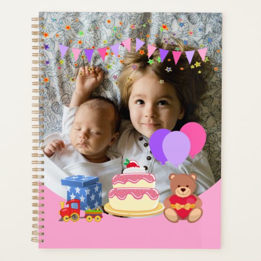 かわいいピンクのキッズトイズ誕生祝い写真 プランナー手帳 (正面)