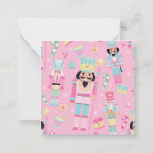 かわいいピンクのクリスマスくるみクラッカー ノートカード (裏面)