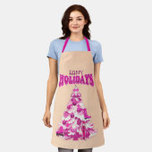 かわいいピンクのクリスマスツリーハッピーホリデー エプロン (着用した状態)