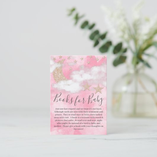 かわいいピンクのグリッタームーンスターが赤ちゃんシャワー用の本 エンクロージャーカード (スタンド正面)
