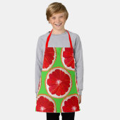 かわいいピンクのグレープフルーツおいしい子供たち エプロン (着用した状態)