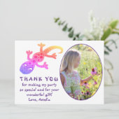 かわいいピンクのゲッコリザードガールズフォト感謝してい誕生日 サンキューカード (スタンド正面)