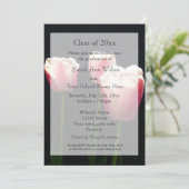 かわいいピンクのチューリップの花の卒業おめでとうの発表です 招待状 (スタンド正面)