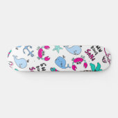 かわいいピンクのティール(緑がかった色)の夏のビーチの図解入りの、写真付きのなキャラクター スケートボード (横)