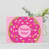 かわいいピンクのデコレーションが施されたドーナツの子供の誕生日パーティー サンキューカード (スタンド正面)