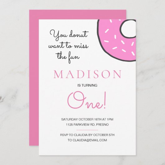 かわいいピンクのドーナツ女の子ターニングワンファースト誕生日 招待状 (正面/裏面)