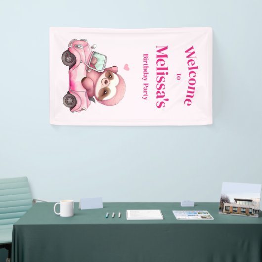 かわいいピンクのナマケモノ車を運転誕生日へようこそ 横断幕 (トレードショー)