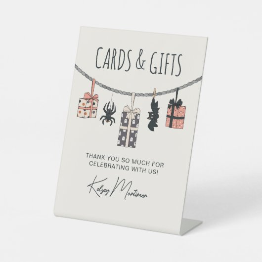 かわいいピンクのハロウィンベビーシャワーカード&ギフト 台座サイン (正面)