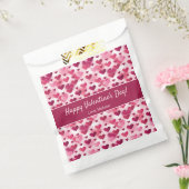 かわいいピンクのハートとカスタム文字バレンタインデー フェイバーバッグ (封をした状態)