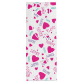 かわいいピンクのハートと愛 – ロマンチックなパターン ワインギフトバッグ (裏面)