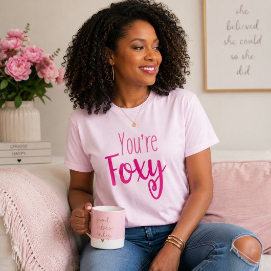 かわいいピンクのフェクシー Tシャツ