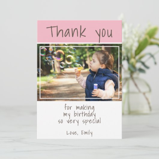 かわいいピンクのフォトキッズサンキューカード (スタンド正面)