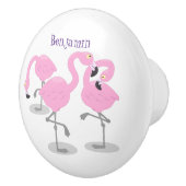 かわいいピンクのフラミンゴトリオ漫画イラストレーション セラミックノブ (右)
