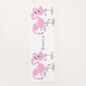 かわいいピンクのフラミンゴトリオ漫画イラストレーション ヨガマット (裏面)