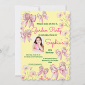 かわいいピンクのフローラボウガーリーフォト誕生日 招待状 (正面)