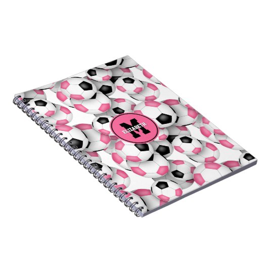 かわいいピンクのブラックサッカーボールモノグラムの ノートブック (右側)
