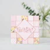 かわいいピンクのベビーキルト ベビーガールシャワーの招待状 招待状 (スタンド正面)