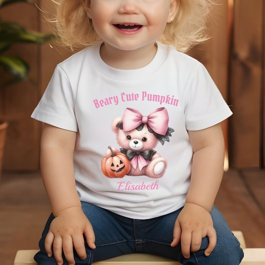 かわいいピンクのベビークマとカボチャ ベビーTシャツ