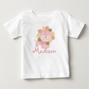 かわいいピンクのライオンサファリジャングルパーソナライズ誕生日 ベビーTシャツ