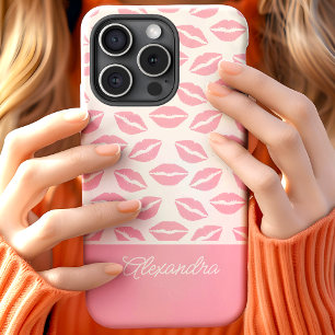 かわいいピンクの口紅のキス スクリプトネーム iPhone 15ケース