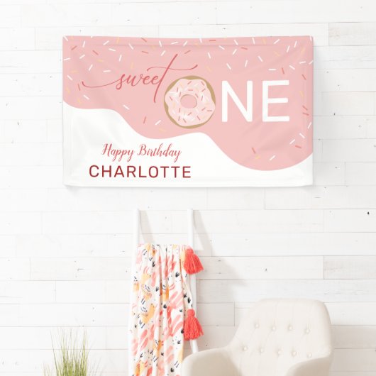 かわいいピンクの女の子の誕生日（1歳） 横断幕 (インサイチュ)