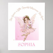 かわいいピンクの妖精が濃い髪とスパークル  を基調にした、個性的な名言の保育園ポスターです。「彼女は ポスター (正面)
