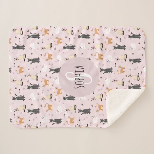 かわいいピンクの子ネコ猫の柄と名前の子ども シェルパブランケット (正面(横))