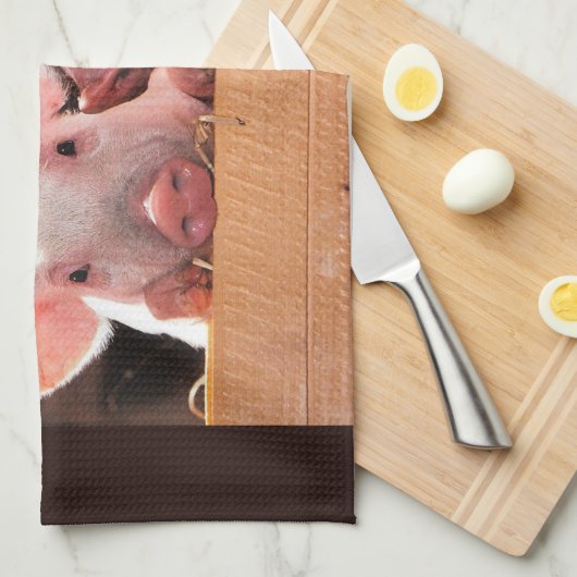 かわいいピンクの子豚の動物写真 キッチンタオル (四つ折り)