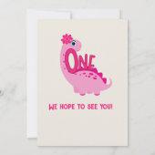 かわいいピンクの小さな恐竜の女の子1歳の誕生日 招待状 (裏面)