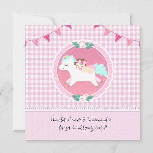 かわいいピンクの格子模様ベビーガールシャワーパーティの招待状 招待状 (裏面)