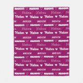 かわいいピンクの梅の繰り返し名パーソナライズされたガーリー フリースブランケット (正面)