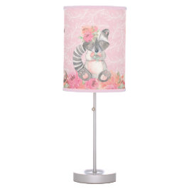 かわいいピンクの森の動物の赤ちゃんの寝室