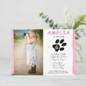 かわいいピンクの水彩の足の写真誕生パーティー 招待状 (スタンド正面)
