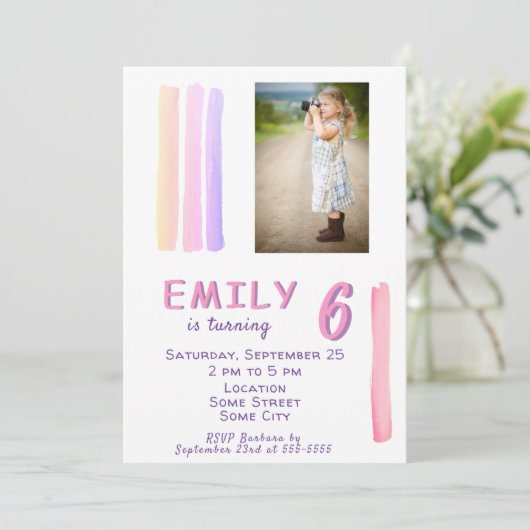 かわいいピンクの水彩写真ガーリー誕生日パーティー 招待状 (スタンド正面)