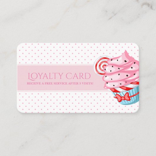 かわいいピンクの水玉模様のカップケーキ ロイヤリティカード (正面)