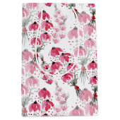 かわいいピンクの水色のフローラハンド色彩の鮮やか ミディアムペーパーバッグ (正面)