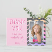 かわいいピンクの波の女の子の誕生日写真 サンキューカード (スタンド正面)