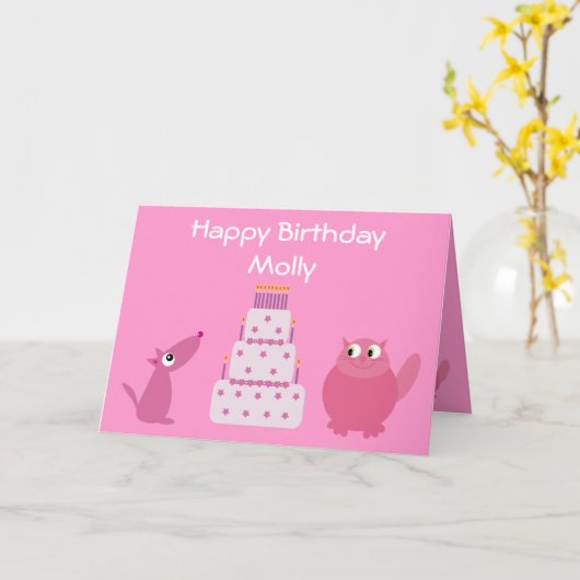 かわいいピンクの漫画ペット&お誕生日ケーキカード カード (黄色い花)