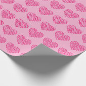 かわいいピンクの犬ネコの足プリントハート ラッピングペーパー (角)