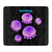 かわいいピンクの紫のクラゲのかわいい漫画 カッティングボード (正面)