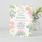 かわいいピンクの緑の女の子の恐竜1st誕生日 招待状 (スタンド正面)