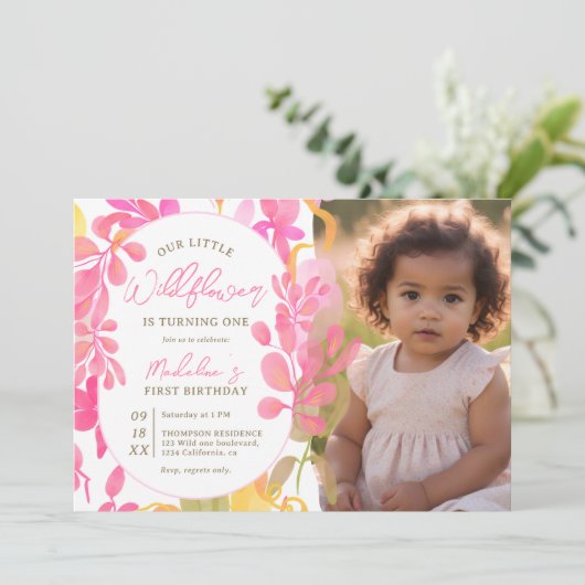 かわいいピンクの緑の野花写真第1誕生日 招待状 (スタンド正面)