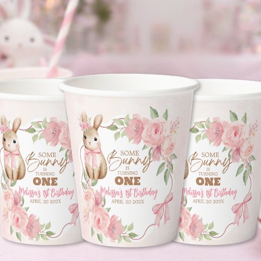 かわいいピンクの花柄のSome Bunny 1歳の誕生日 紙コップ