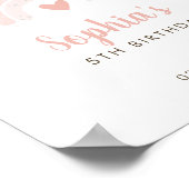 かわいいピンクの虹の水色誕生日ウェルカムサイン ポスター (角)