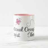 かわいいピンクの蝶作業療法士 ツートーンマグカップ (中央)