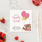 かわいいピンクの赤ちゃんガールシャワーを待つことができる スタンダードカクテルナプキン (インサイチュ)