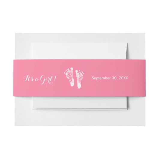 かわいいピンクの赤ちゃん生まれたばかりのの少女の足跡 招待状ベリーバンド (正面例)