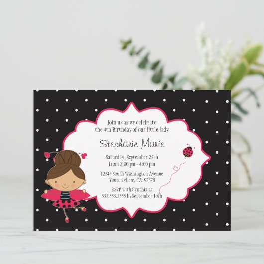 かわいいピンクの黒いてんとう虫の誕生日のパーティの招待状 招待状 (スタンド正面)
