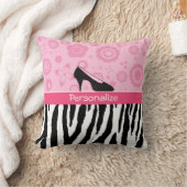 かわいいピンクの黒い靴の名前の粋なシマウマのプリント クッション (ブランケット)